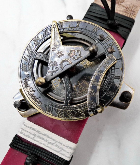 Λαμπάδα με Συλλεκτική Πυξίδα Λαμπάδα με Συλλεκτική Πυξίδα