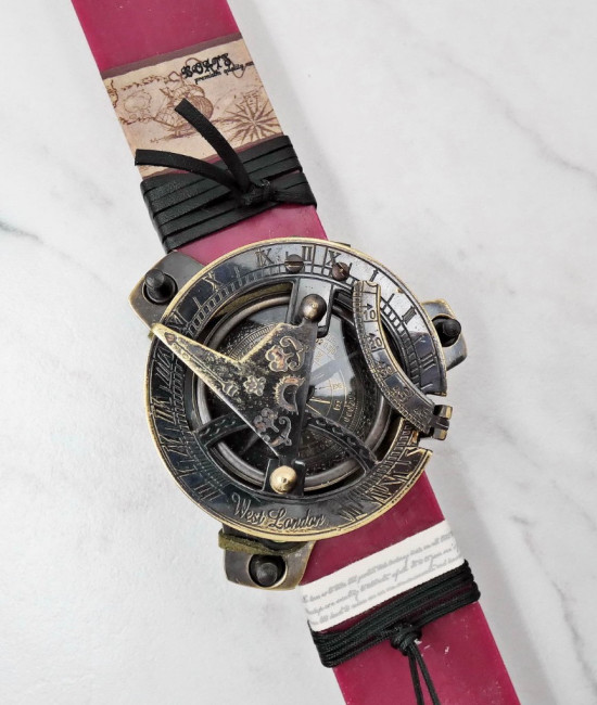 Λαμπάδα με Συλλεκτική Πυξίδα Λαμπάδα με Συλλεκτική Πυξίδα