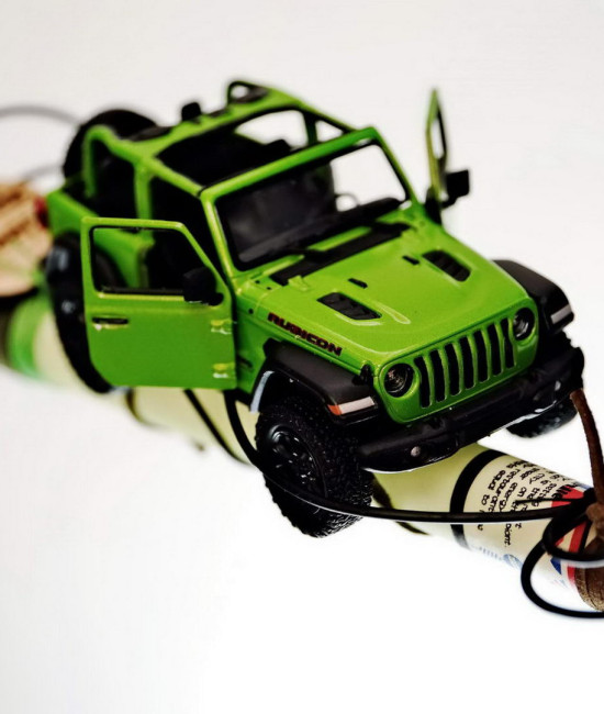 Easter candle with Jeep