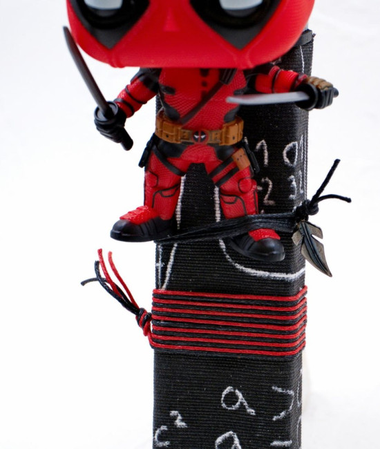 Λαμπάδα με φιγούρα Deadpool
