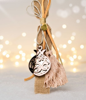 Χειροποίητο Γούρι 2026 Ρόδι  – Μοντέρνα Παράδοση από την Ελλάδα Χειροποίητο Γούρι 2026 Ρόδι  – Μοντέρνα Παράδοση από την Ελλάδα