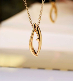 Κολιέ Γούρι 2027 από Ανοξείδωτο Ατσάλι | Abstract Pendant
