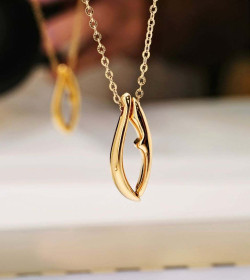 Κολιέ Γούρι 2027 από Ανοξείδωτο Ατσάλι | Abstract Pendant