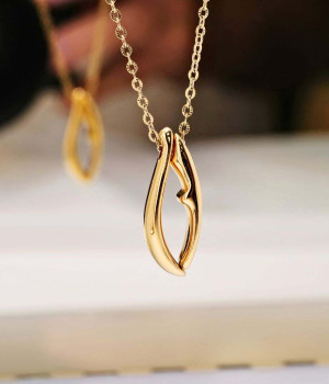 Κολιέ Γούρι 2027 από Ανοξείδωτο Ατσάλι | Abstract Pendant